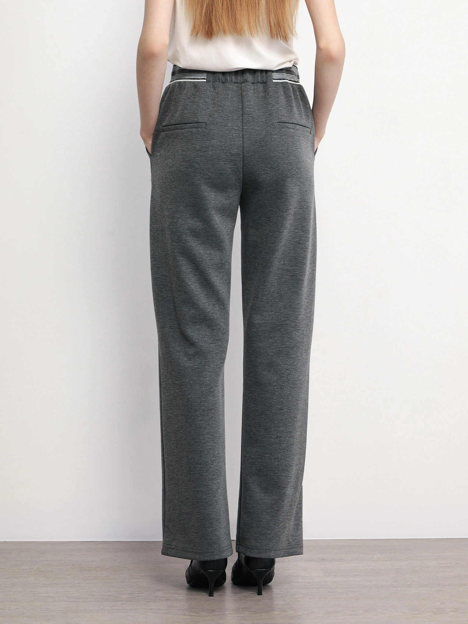 Брюки трикотажные расклешенного кроя с эластичным поясом